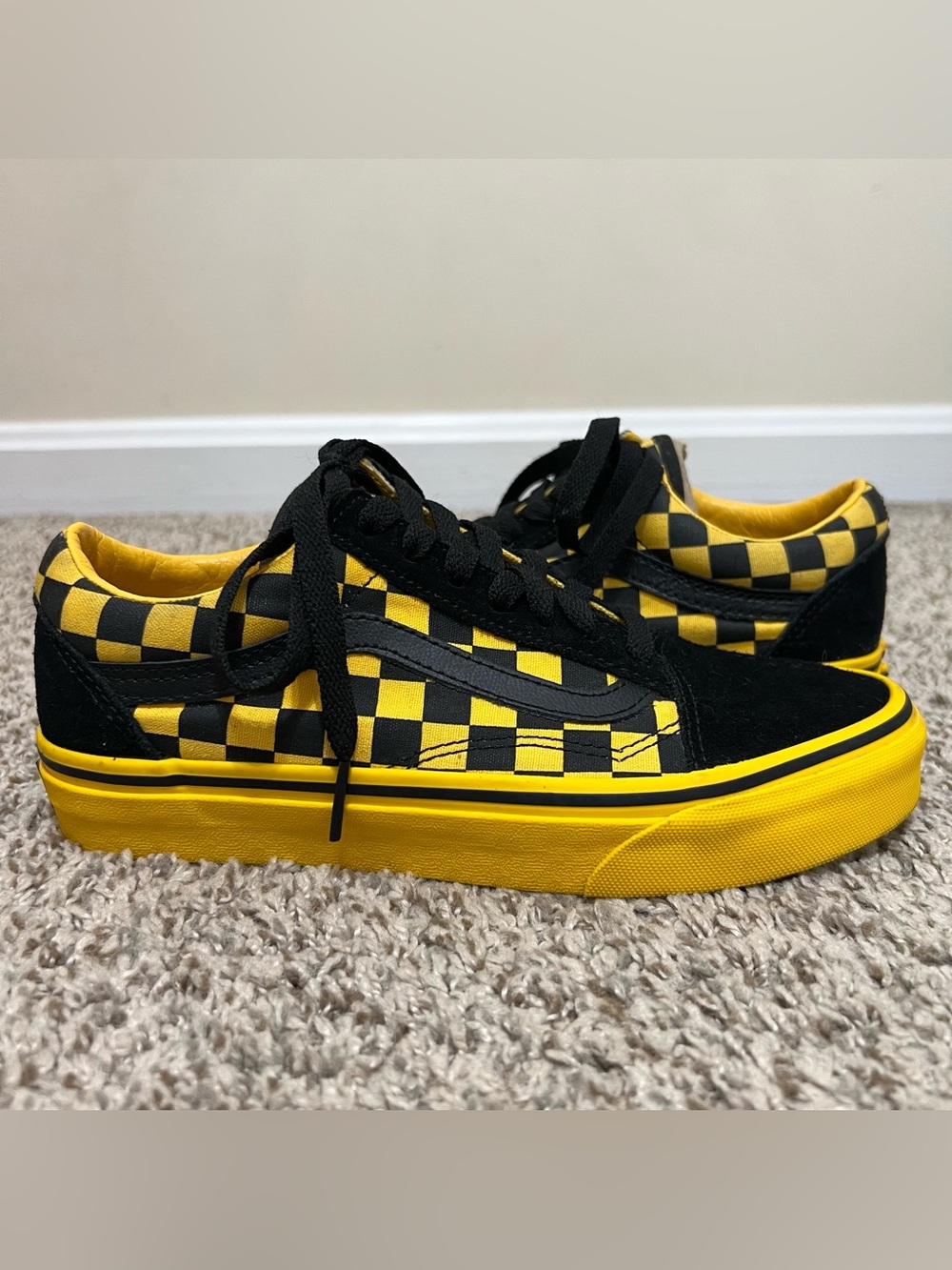 VANS Old Skool Checkerboard Sneakers - Black & Yellow Unisex M5/W6.5